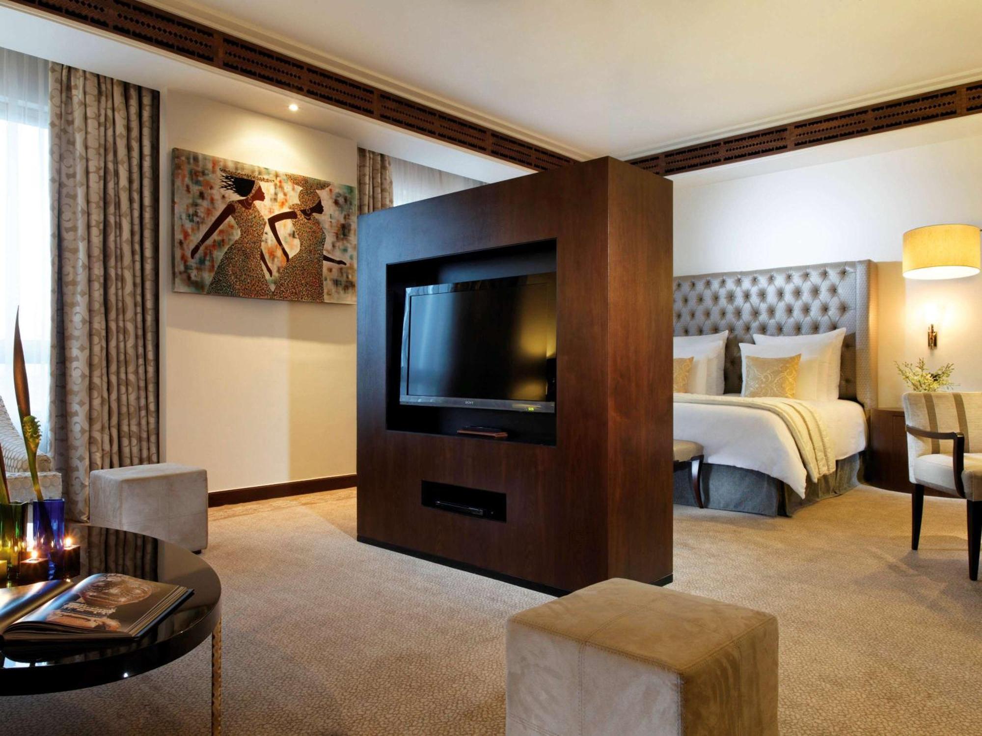 Moevenpick Ambassador Hotel Accra Eksteriør billede