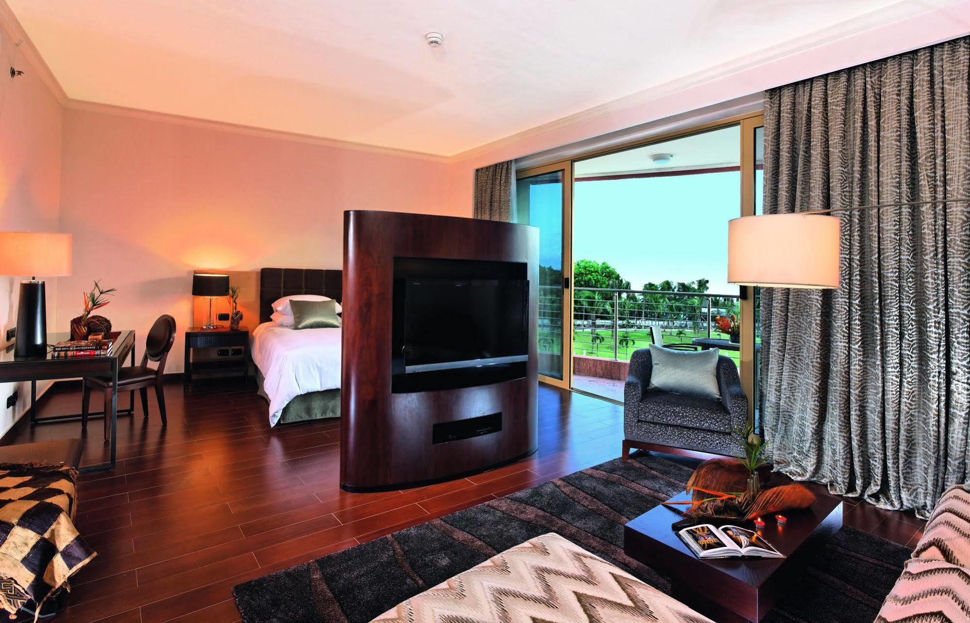 Moevenpick Ambassador Hotel Accra Eksteriør billede