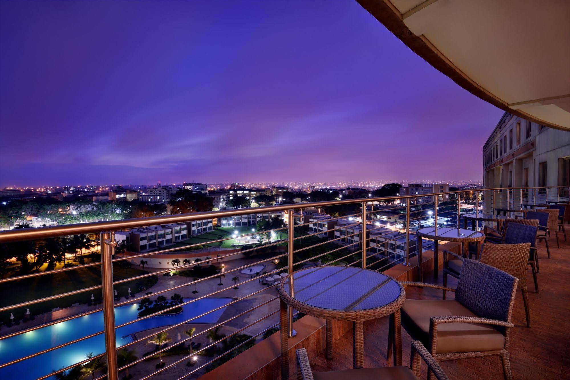 Moevenpick Ambassador Hotel Accra Eksteriør billede