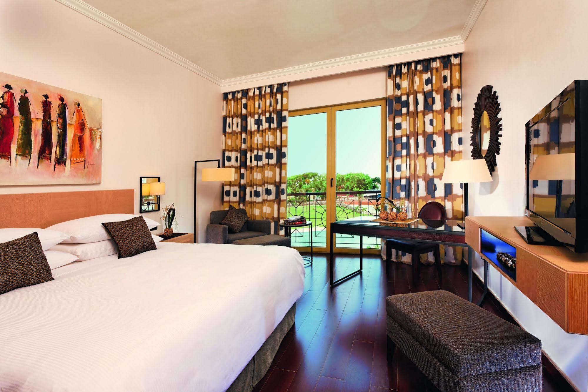 Moevenpick Ambassador Hotel Accra Eksteriør billede